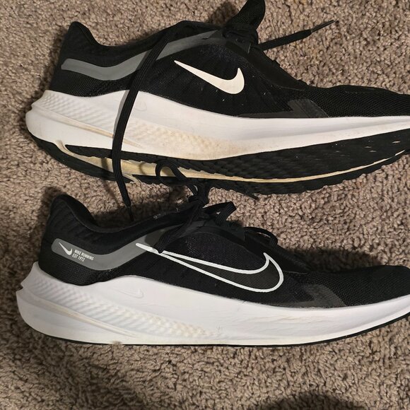 Nike Mens Size 9.5 Athletic Black shoes - Picture 2 of 4